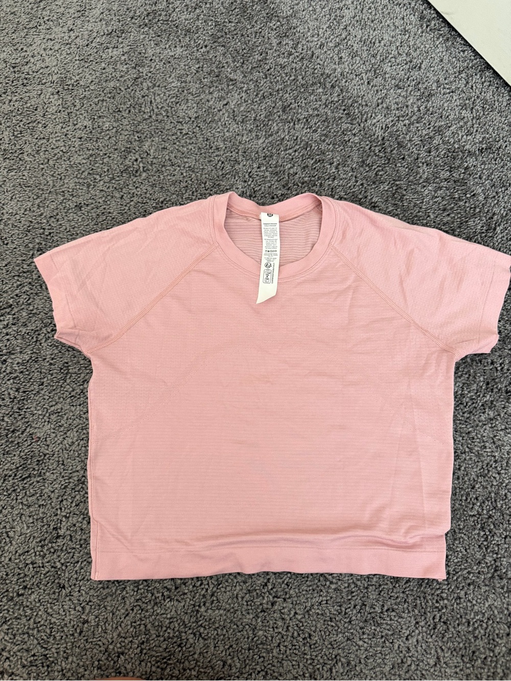 Lululemon cropped shirt
